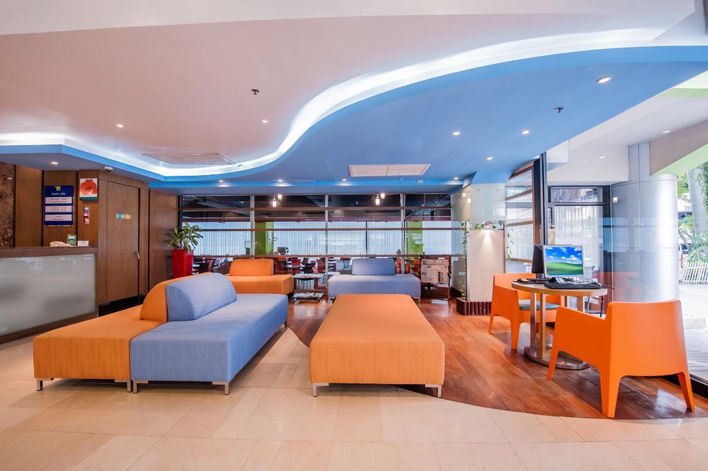 The Seasons Bangkok Huamark Exterior photo
