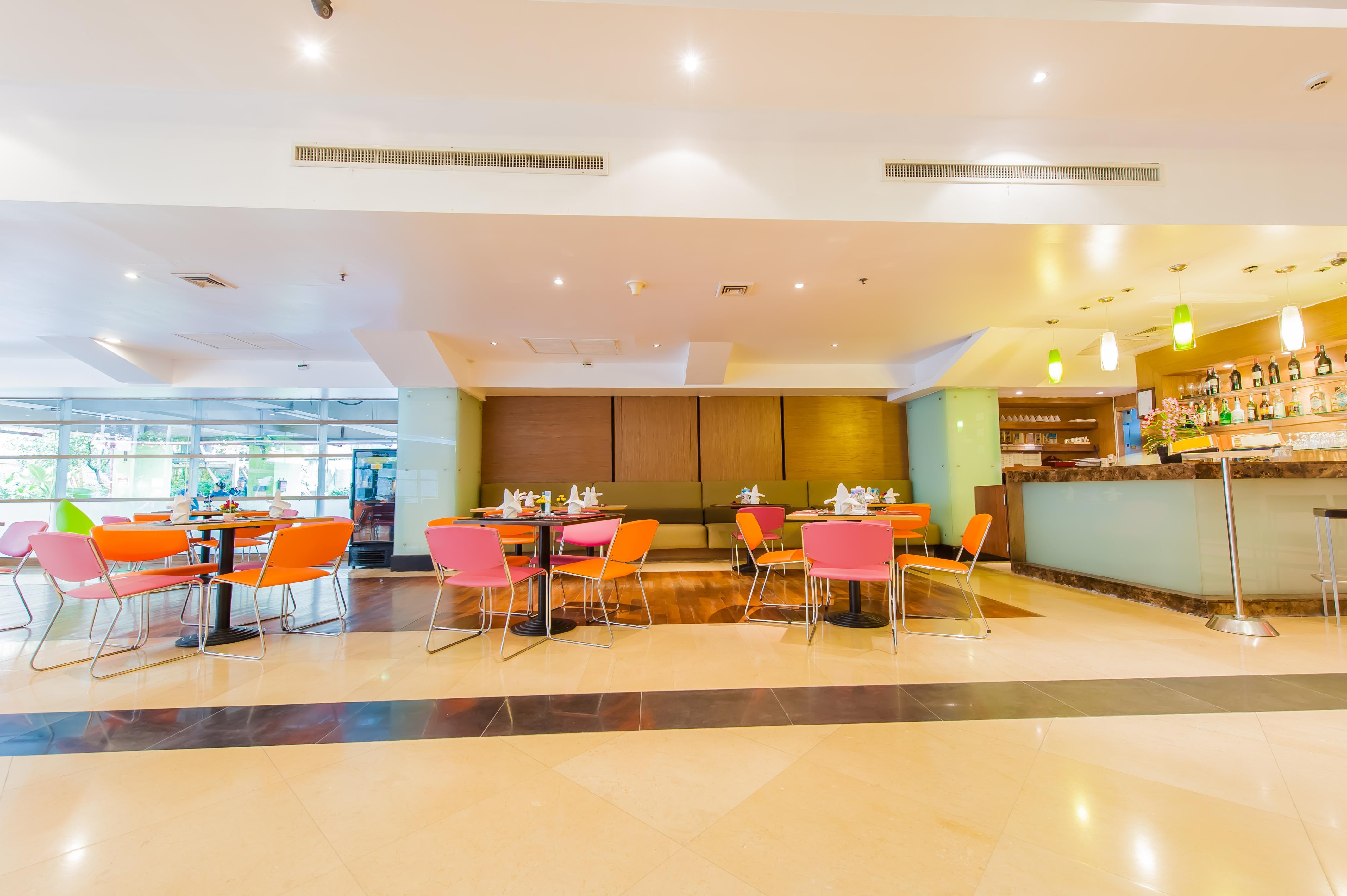 The Seasons Bangkok Huamark Exterior photo
