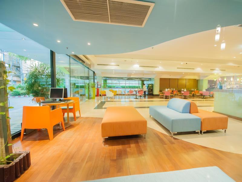 The Seasons Bangkok Huamark Exterior photo