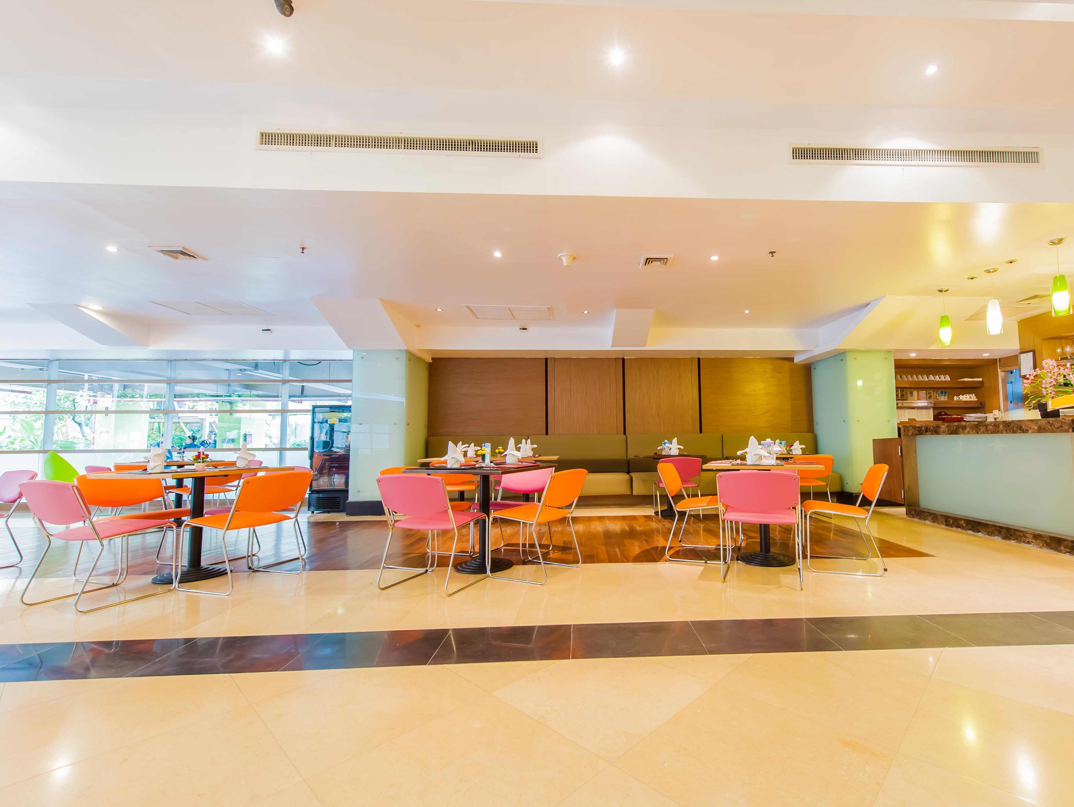 The Seasons Bangkok Huamark Exterior photo