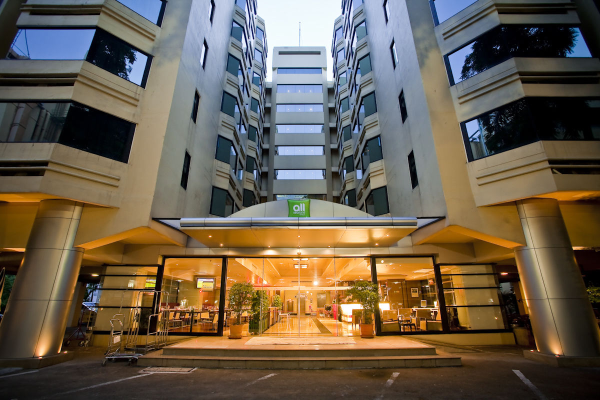 The Seasons Bangkok Huamark Exterior photo
